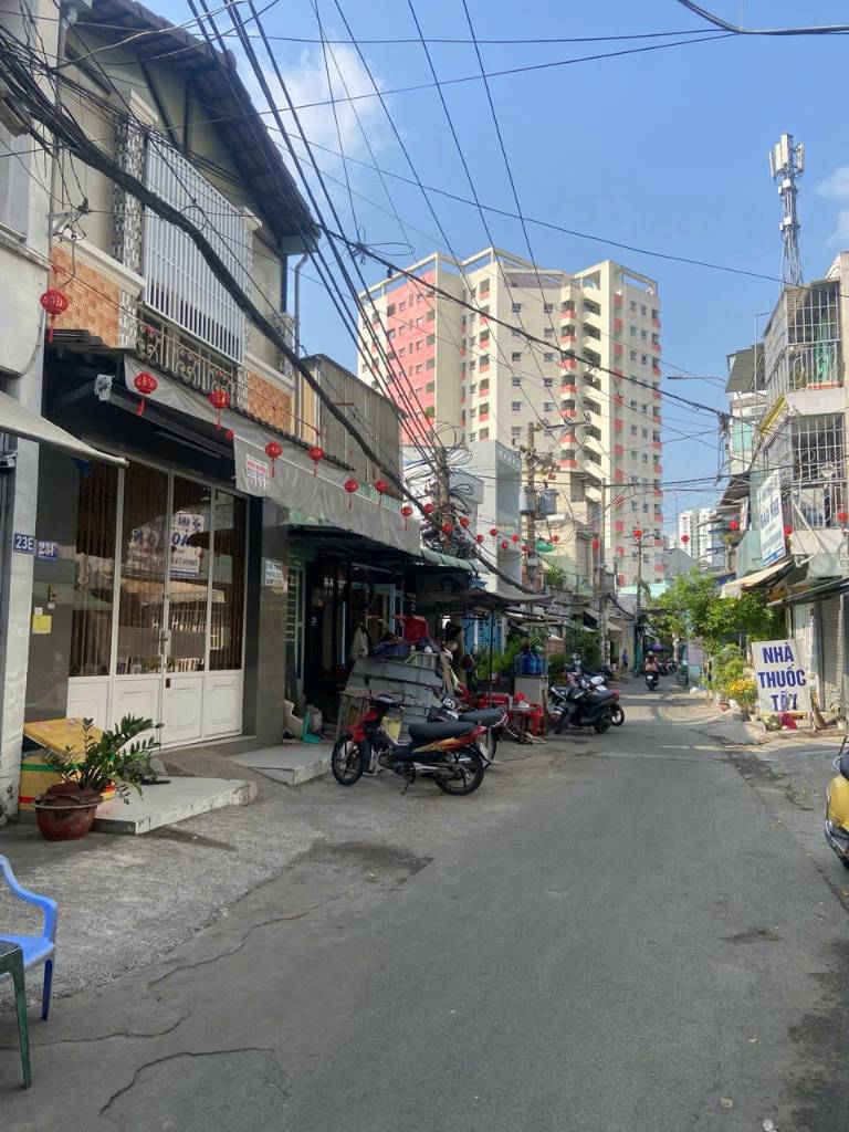 Bán nhà mặt tiền Hồ Thành Biên, Quận 8, dt 70m2, 1 lầu gần Aeon Mall, giá nhỉnh 4 tỷ